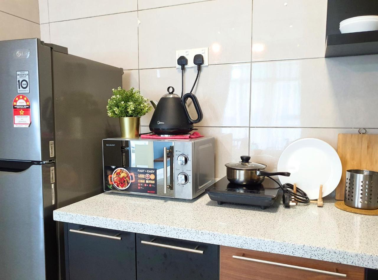 Conezion Near Ioi City Mall, Maeps Serdang, Putrajaya By Cloud Host Room photo