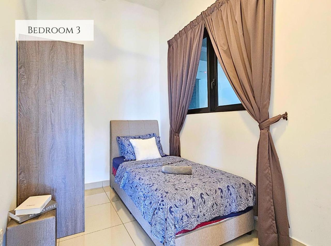 Conezion Near Ioi City Mall, Maeps Serdang, Putrajaya By Cloud Host Room photo