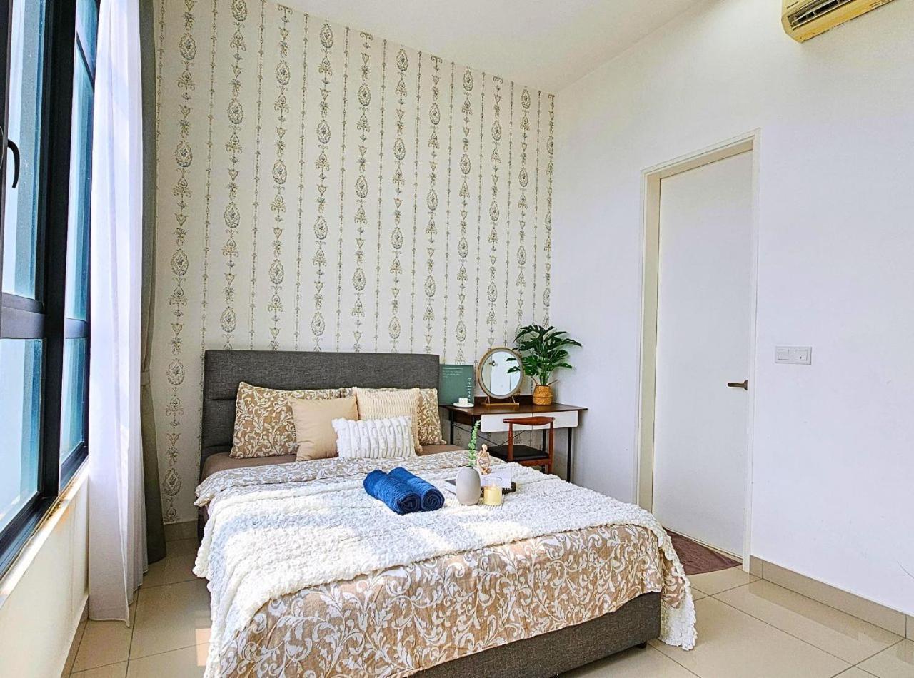 Conezion Near Ioi City Mall, Maeps Serdang, Putrajaya By Cloud Host Exterior photo