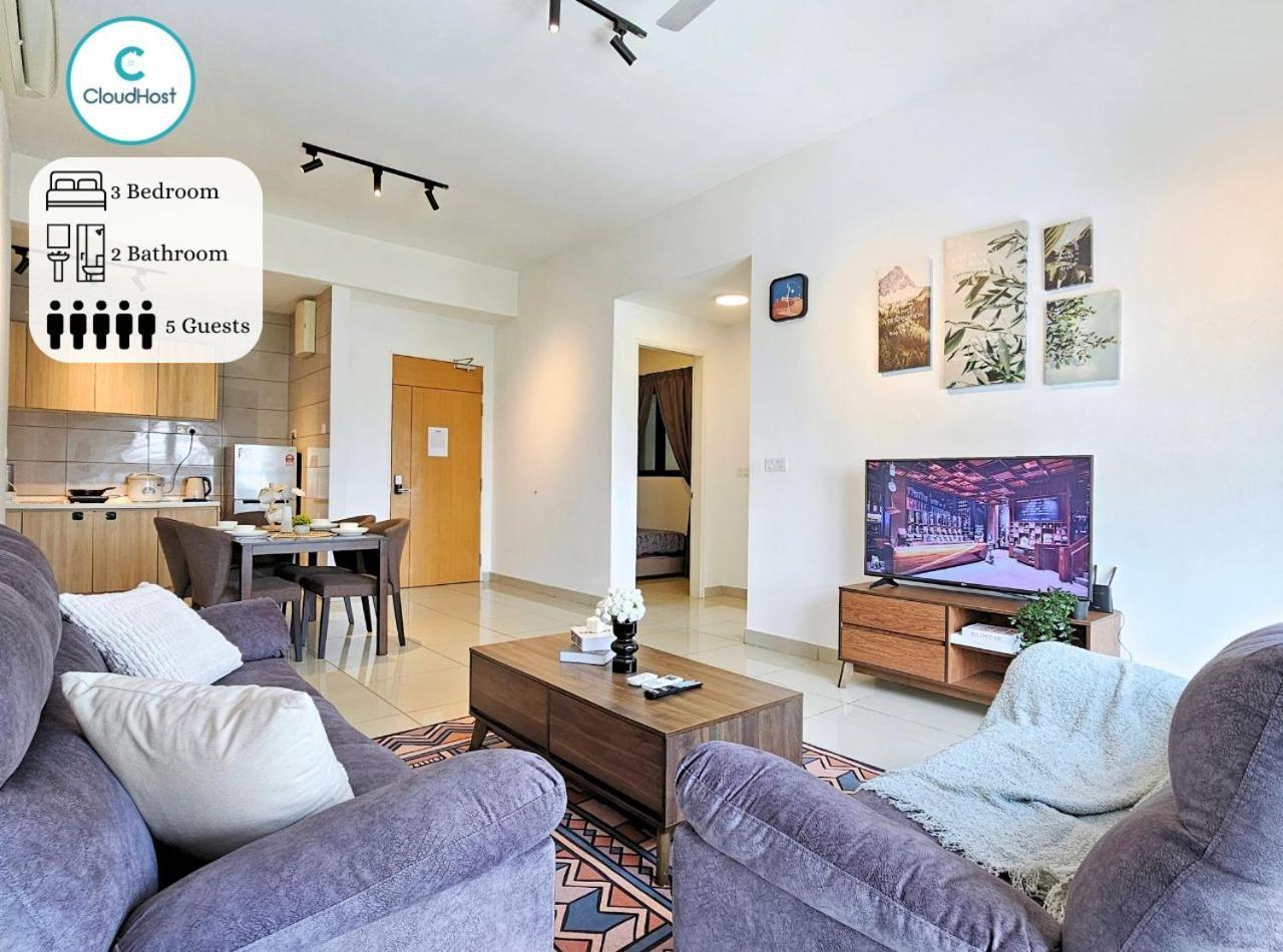 Conezion Near Ioi City Mall, Maeps Serdang, Putrajaya By Cloud Host Room photo