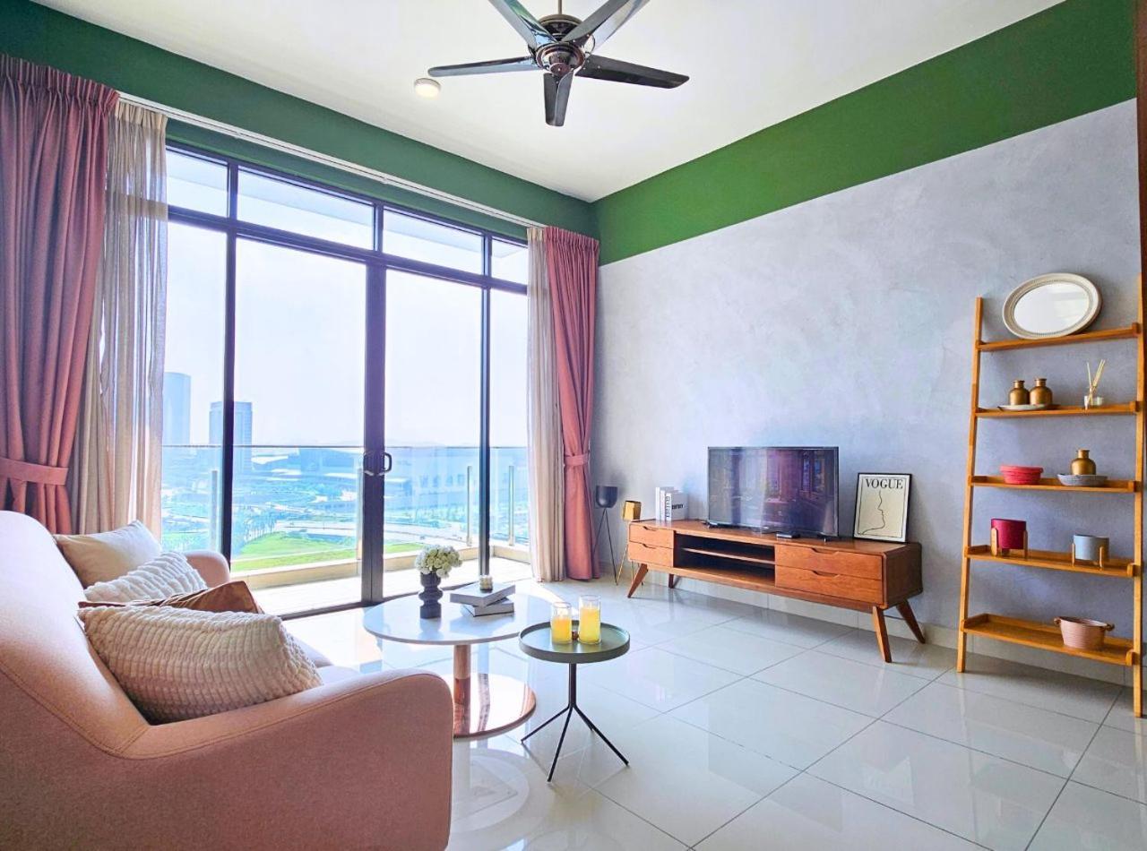 Conezion Near Ioi City Mall, Maeps Serdang, Putrajaya By Cloud Host Exterior photo