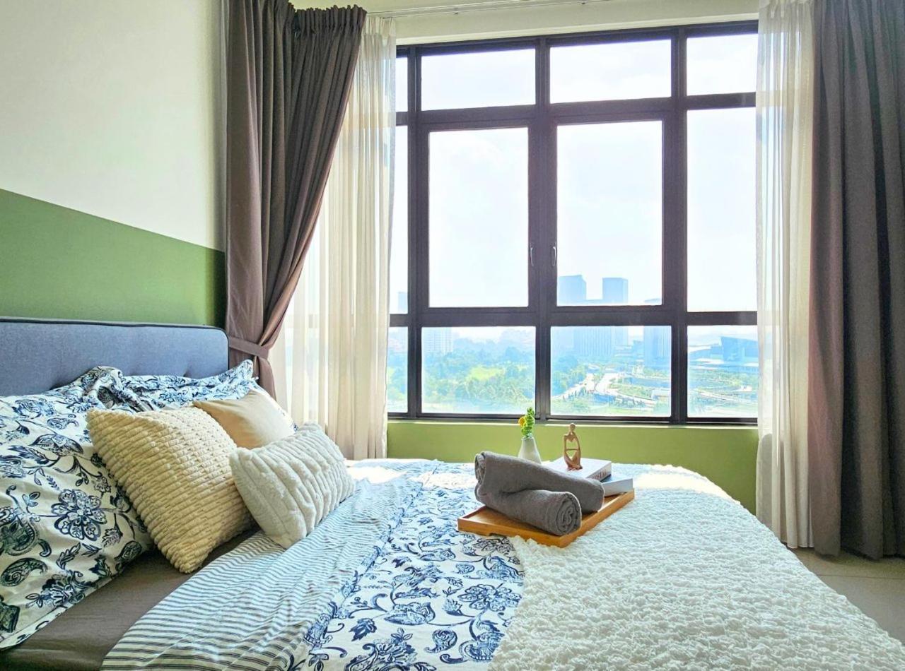 Conezion Near Ioi City Mall, Maeps Serdang, Putrajaya By Cloud Host Exterior photo