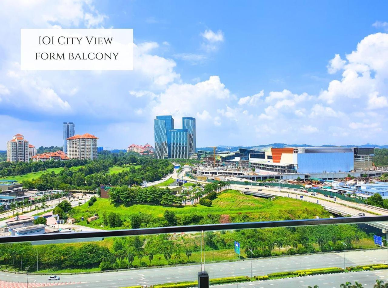 Conezion Near Ioi City Mall, Maeps Serdang, Putrajaya By Cloud Host Room photo