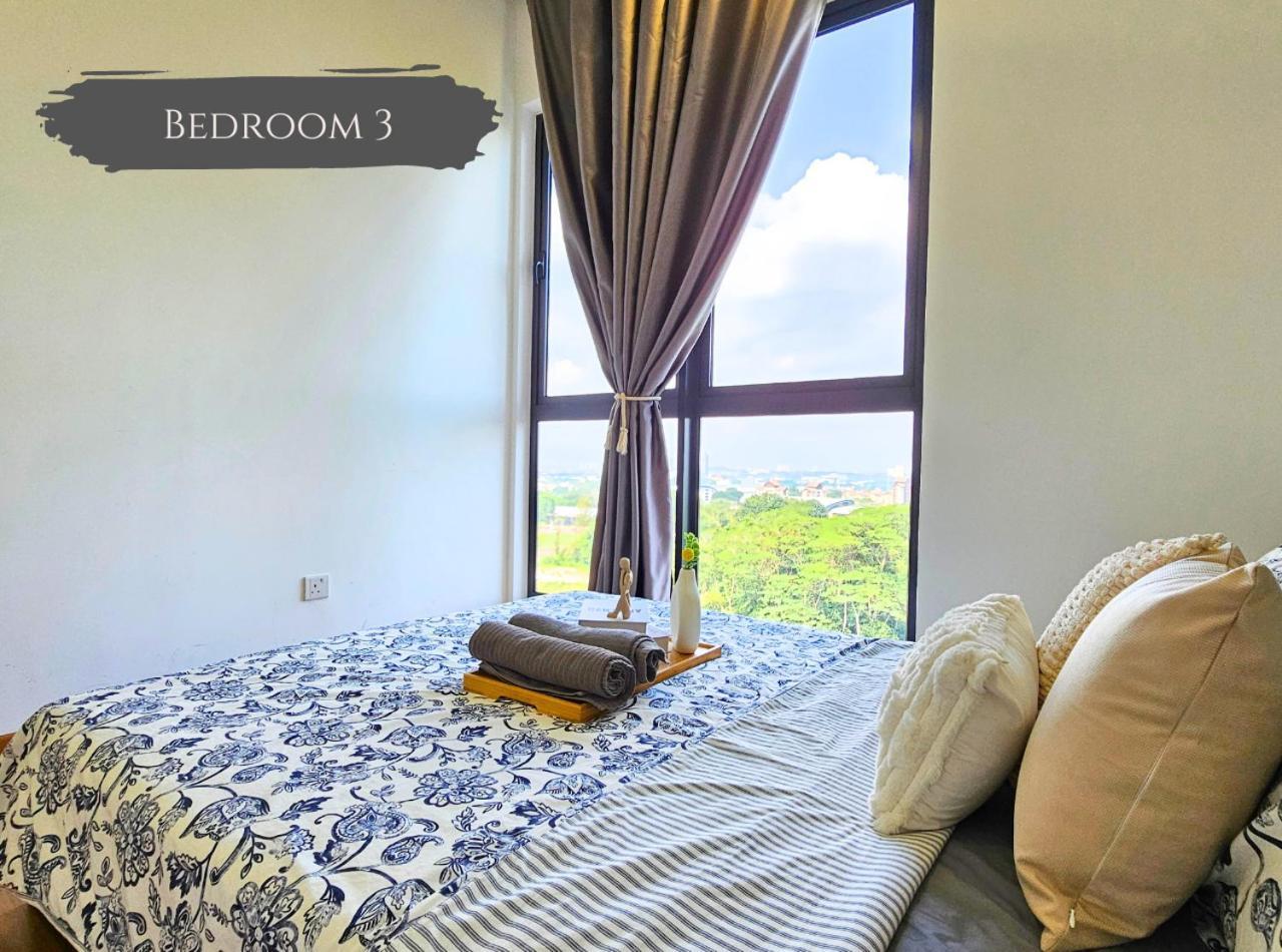 Conezion Near Ioi City Mall, Maeps Serdang, Putrajaya By Cloud Host Room photo