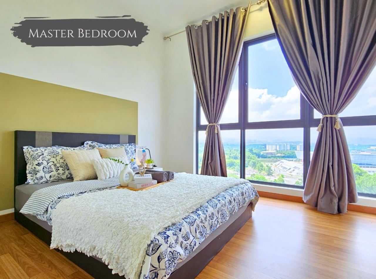 Conezion Near Ioi City Mall, Maeps Serdang, Putrajaya By Cloud Host Room photo