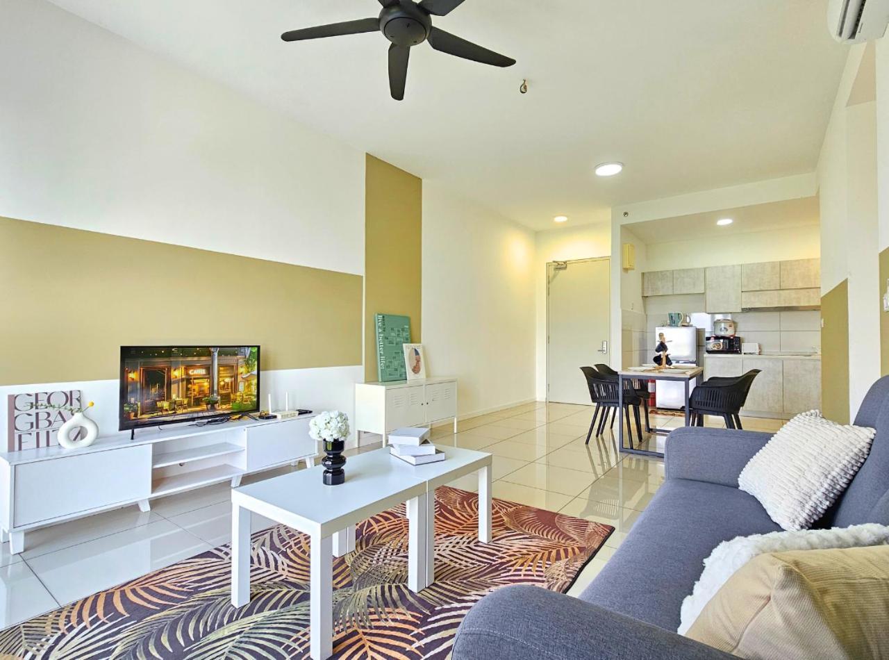 Conezion Near Ioi City Mall, Maeps Serdang, Putrajaya By Cloud Host Room photo