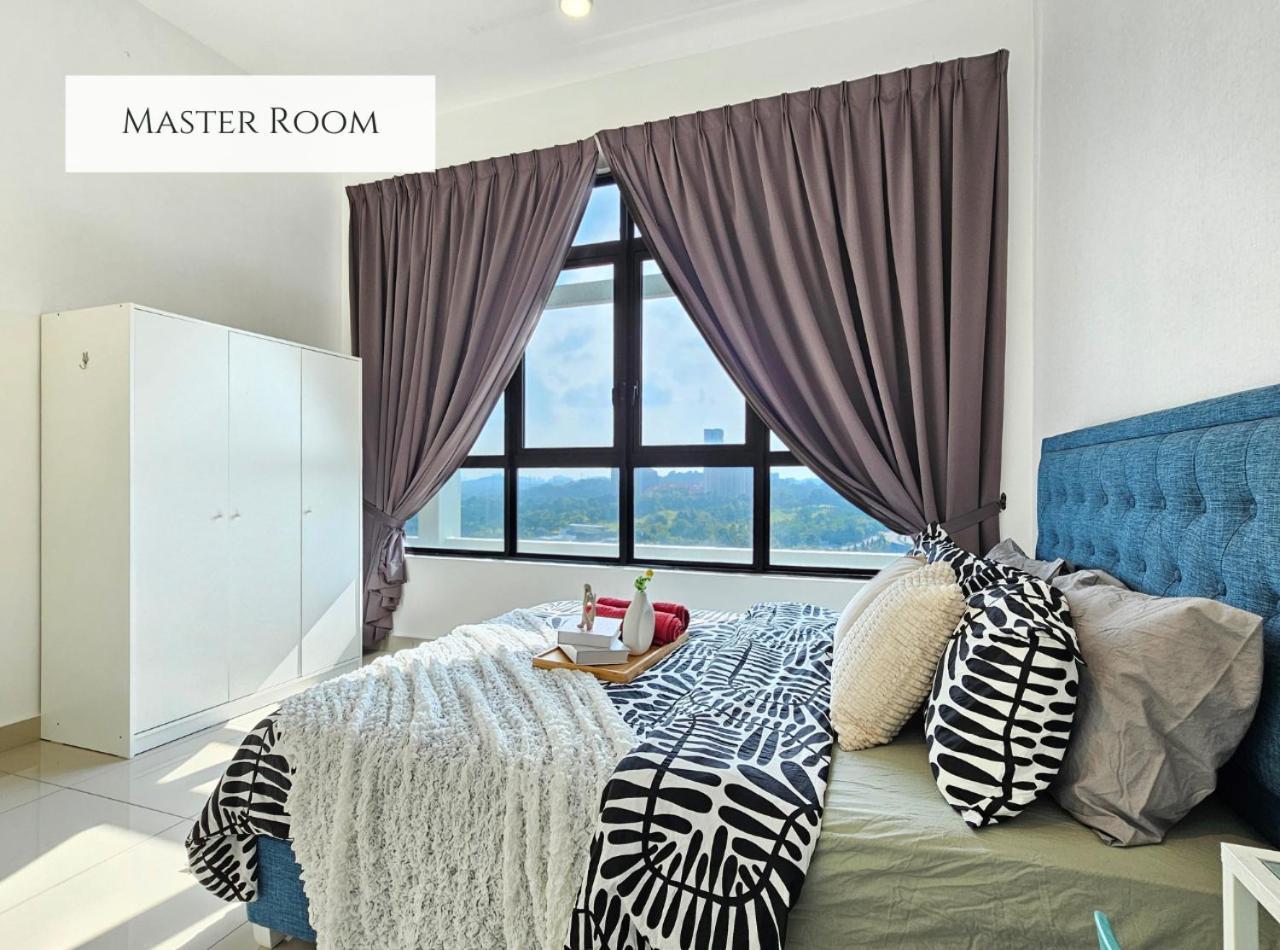 Conezion Near Ioi City Mall, Maeps Serdang, Putrajaya By Cloud Host Room photo