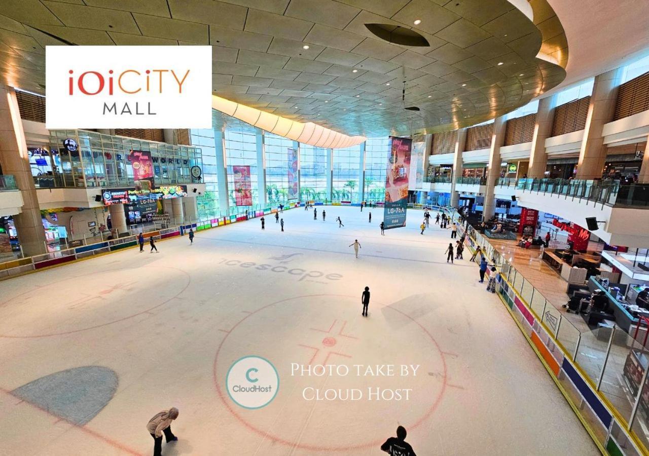 Conezion Near Ioi City Mall, Maeps Serdang, Putrajaya By Cloud Host Exterior photo