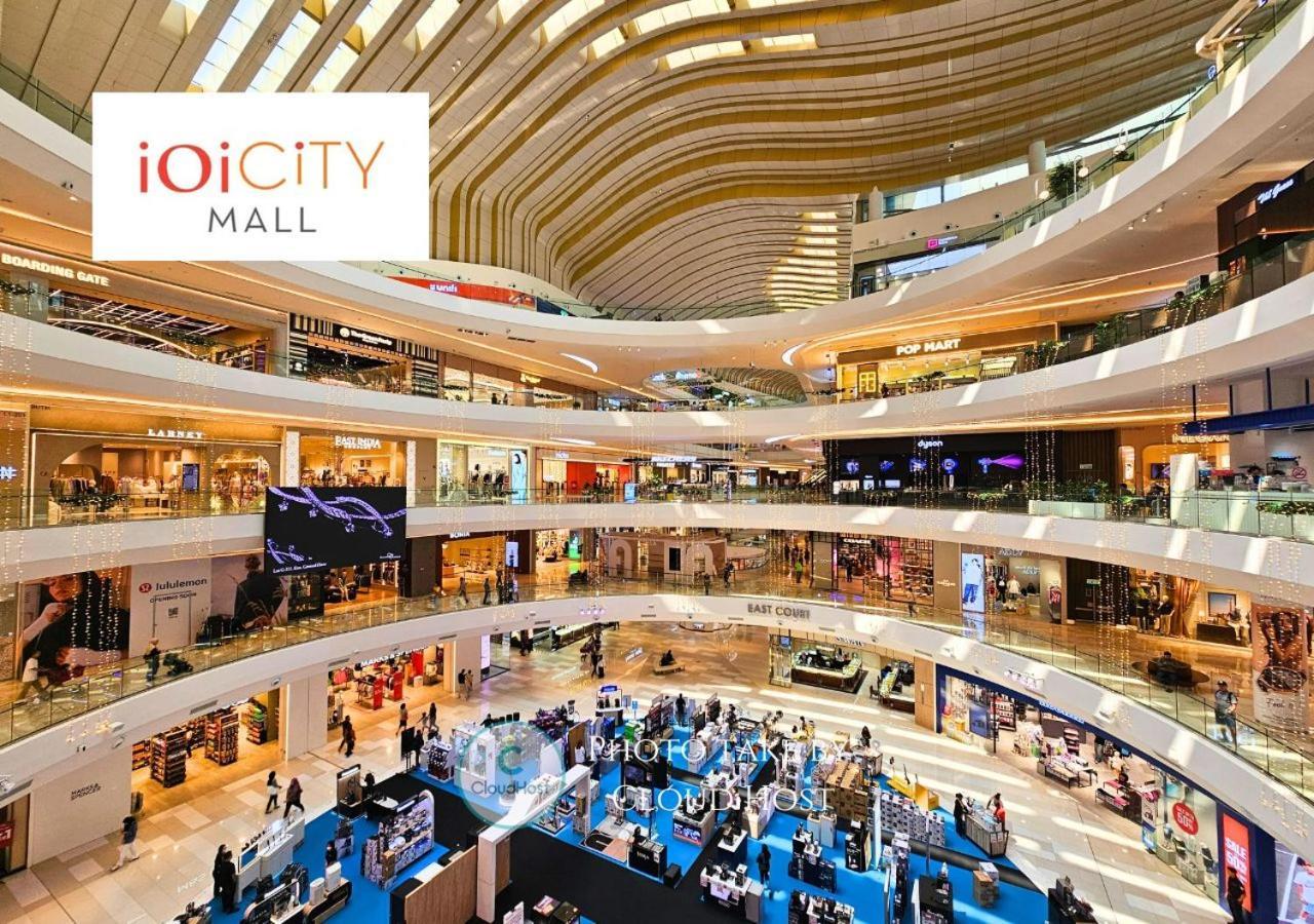 Conezion Near Ioi City Mall, Maeps Serdang, Putrajaya By Cloud Host Exterior photo