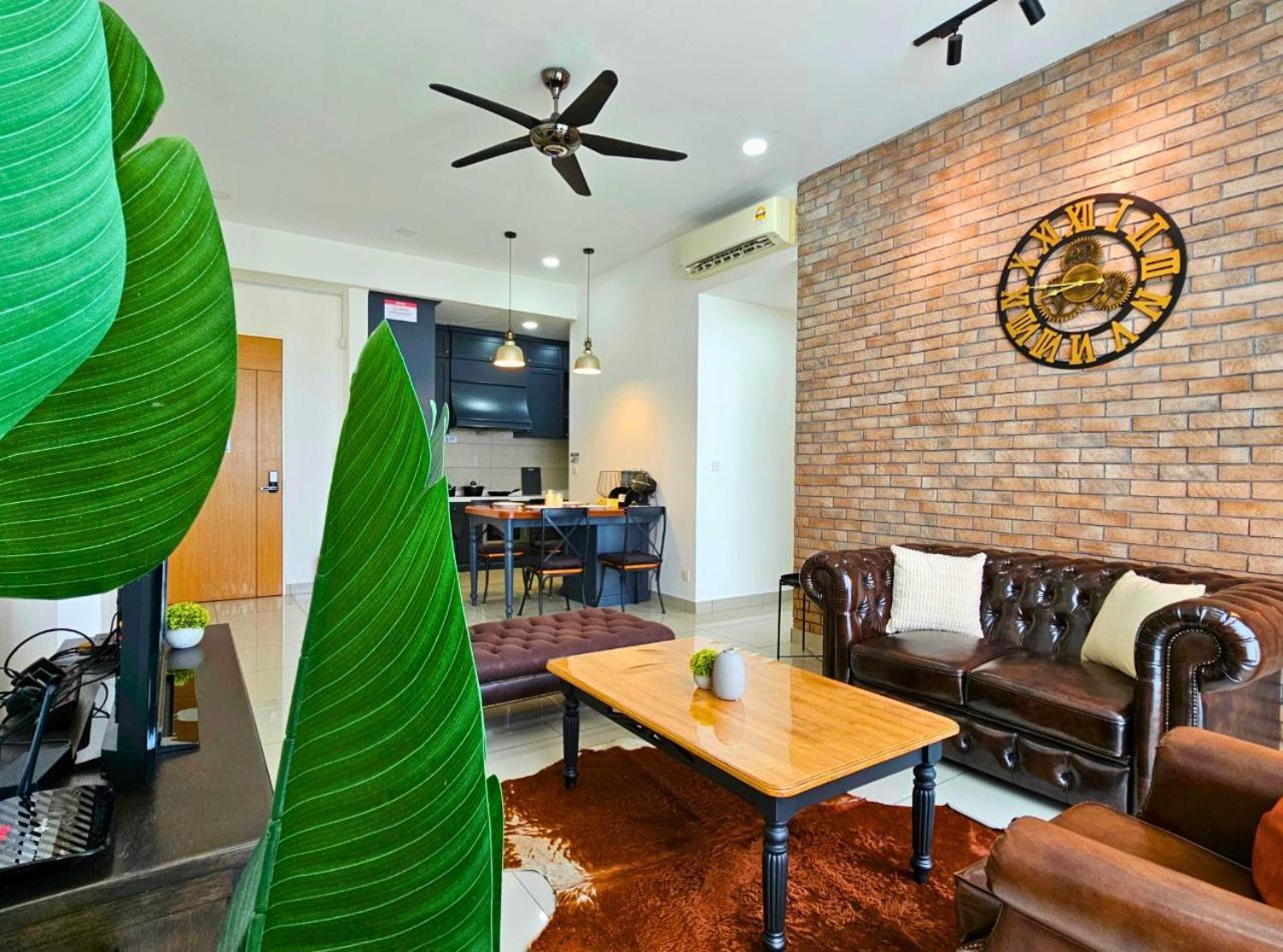 Conezion Near Ioi City Mall, Maeps Serdang, Putrajaya By Cloud Host Room photo
