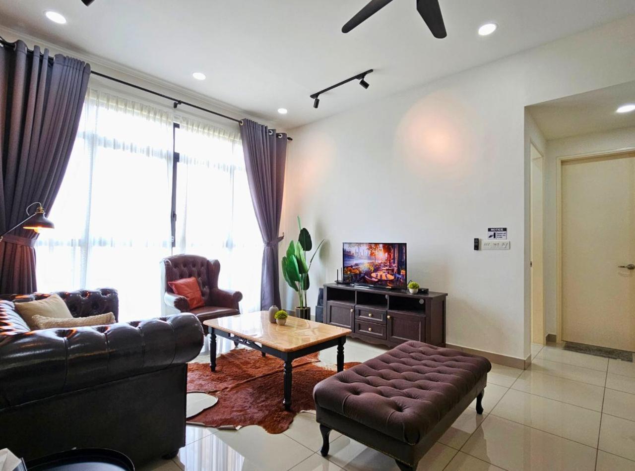Conezion Near Ioi City Mall, Maeps Serdang, Putrajaya By Cloud Host Room photo