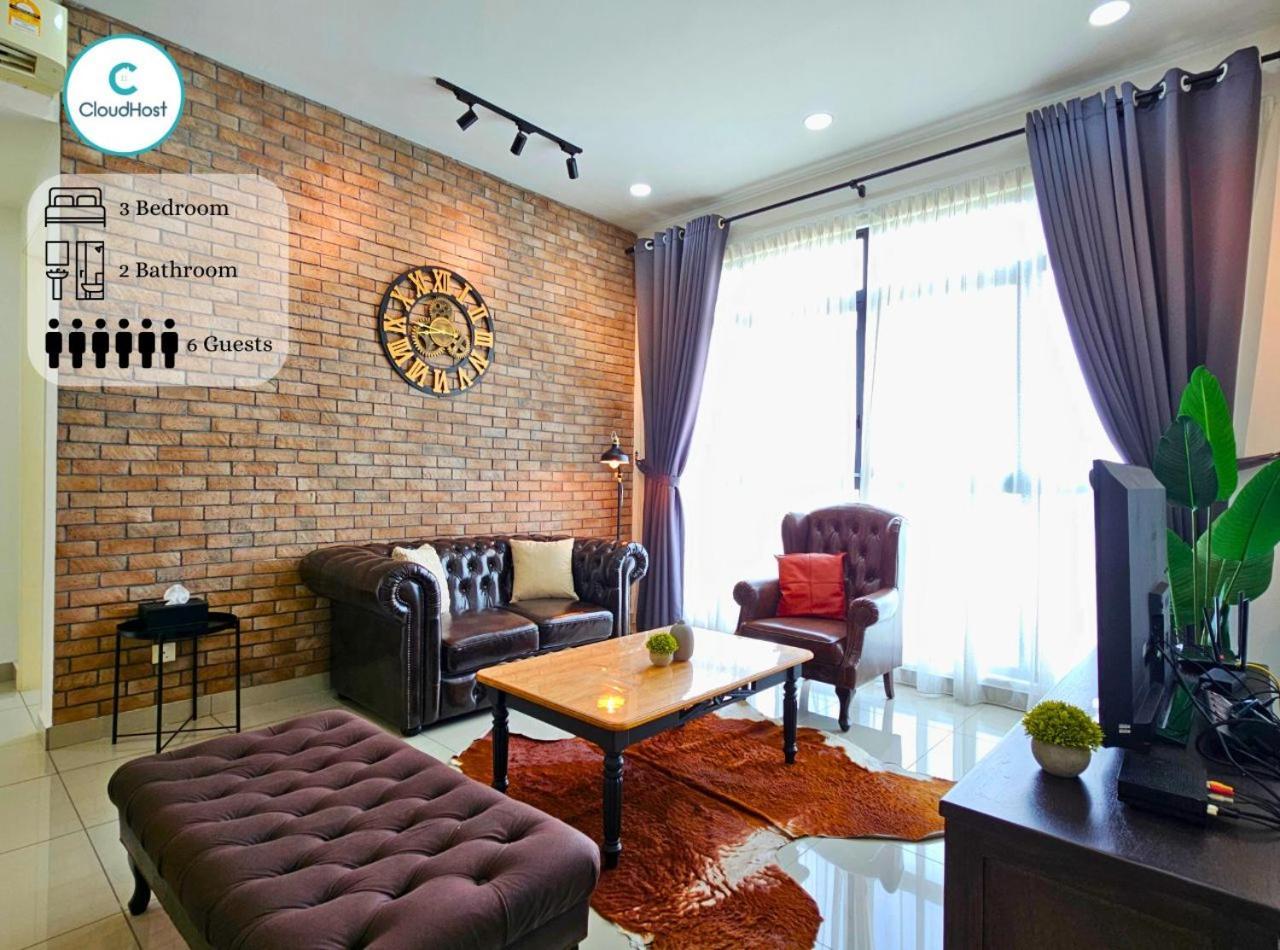 Conezion Near Ioi City Mall, Maeps Serdang, Putrajaya By Cloud Host Room photo